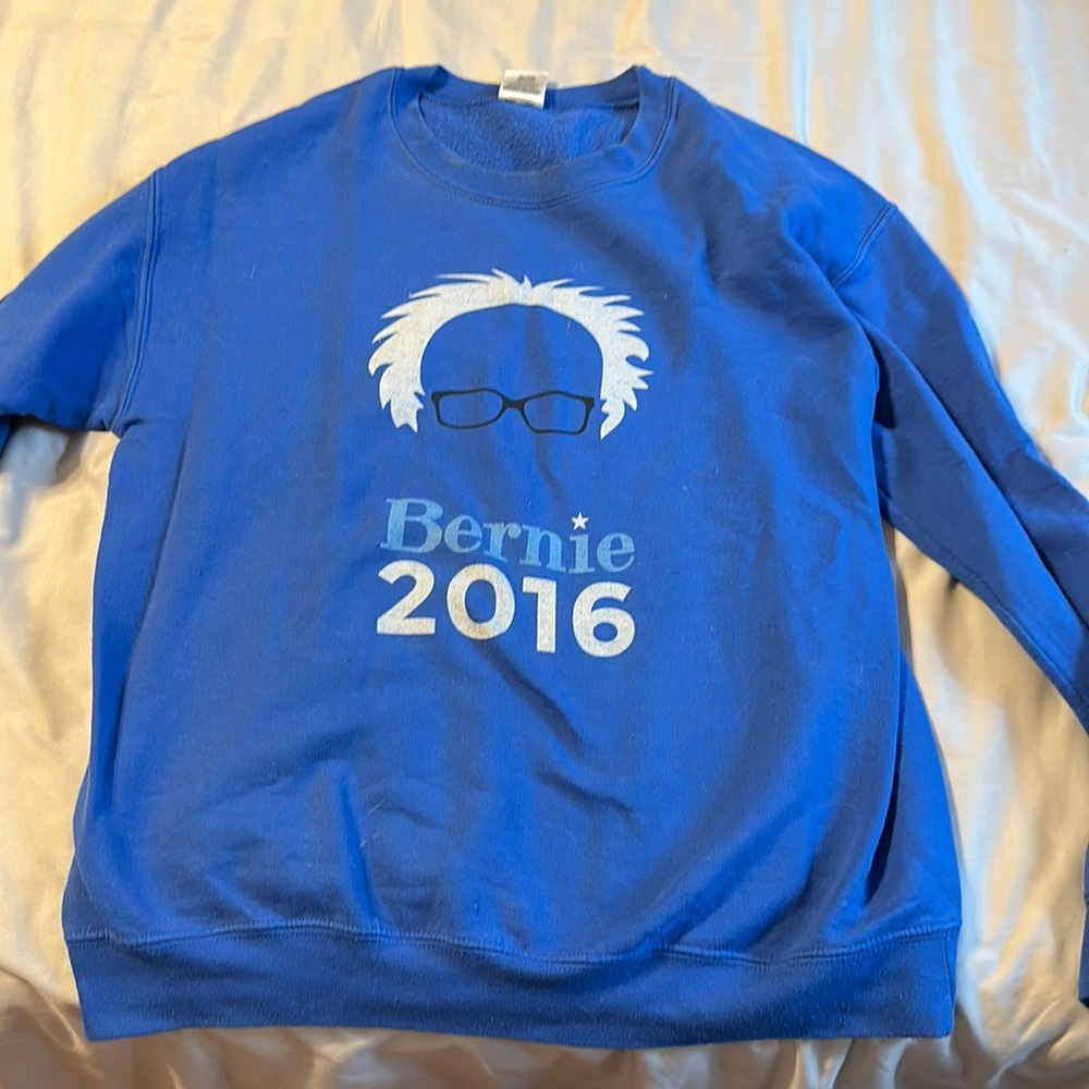 Gildan 2016 Bernie Sanders campaign crewneck